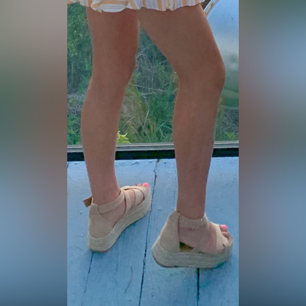 Espadrille platform sandals